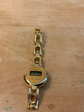 Vintage Lady Ashford Gold tone U Link Ladies Digital Watch Quart Stainless Steel